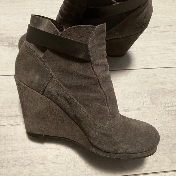 Allsaints Boots Taupe Suede Ankle booties Sz 38 or 7.5 Great cond 3.5” Heel $325 - Picture 11 of 16